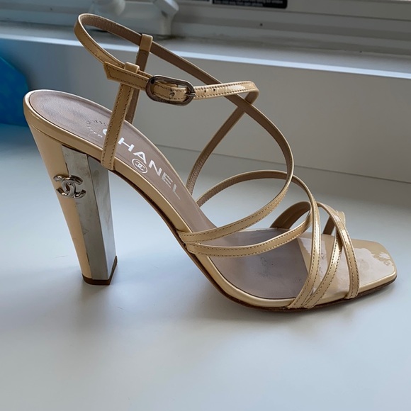 ★さすがシャネルの美しさ★【CHANEL】クラシックハイヒール 9cm CHANEL | Shoes | Chanel Cc Mirror Heel | Poshmark